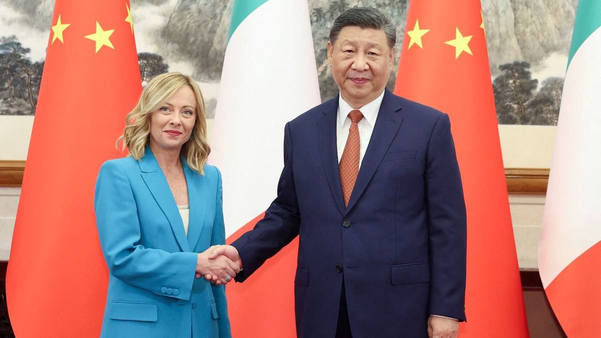 FM Szijjarto: Hungary Welcomes Italian PM's Visit to Beijing