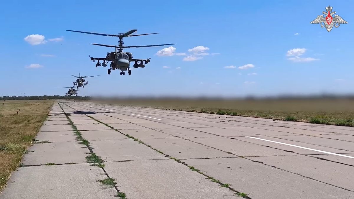 Orosz Ka–52-esek mértek csapást a Kurszki területere betörő ukrán egységekre