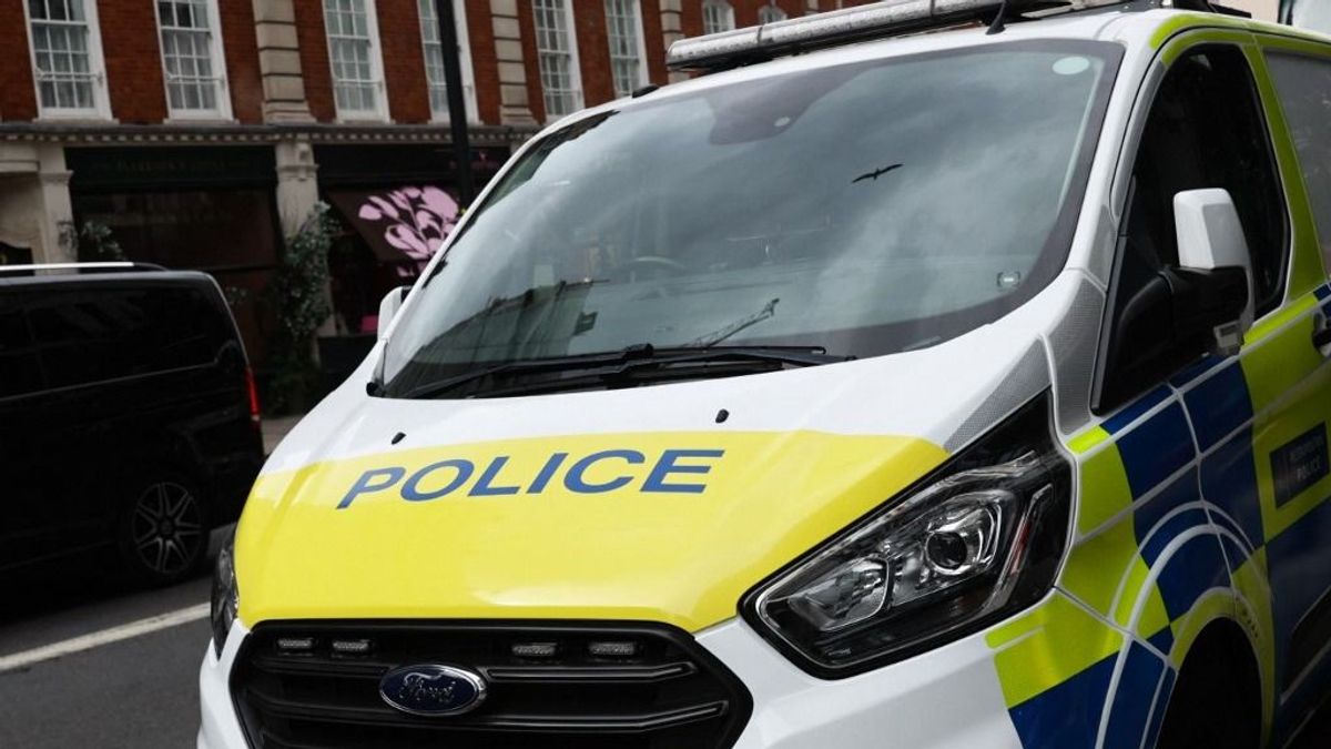 Szélsőjobboldali terrorcselekmények előkészítésének vádjával letartóztattak két fiatalt Nagy-Britanniában