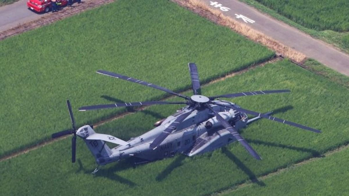 Így néz ki a rizsföldön kényszerleszállást végrehajtó amerikai katonai helikopter + videó