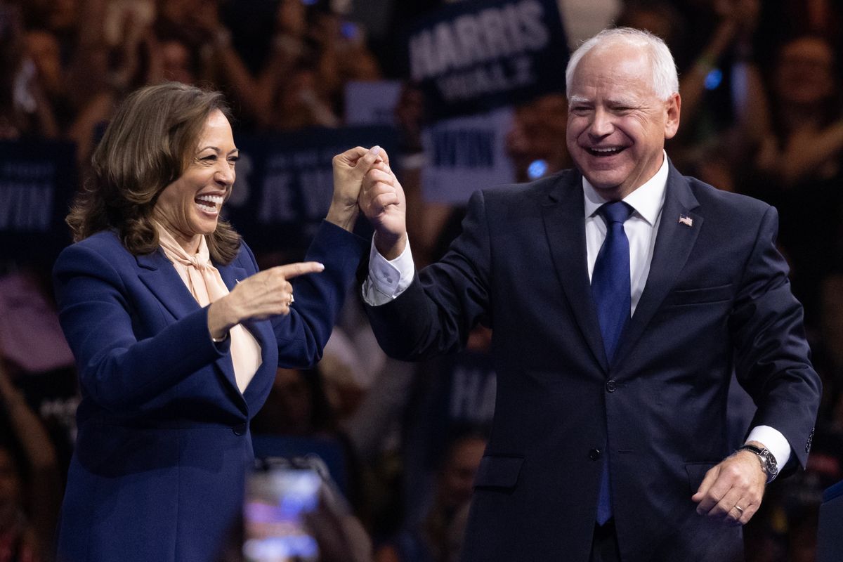 Kamala Harris amerikai alelnök, a Demokrata Párt nem hivatalos elnökjelöltje és alelnökjelöltje, Tim Walz minnesotai kormányzó 