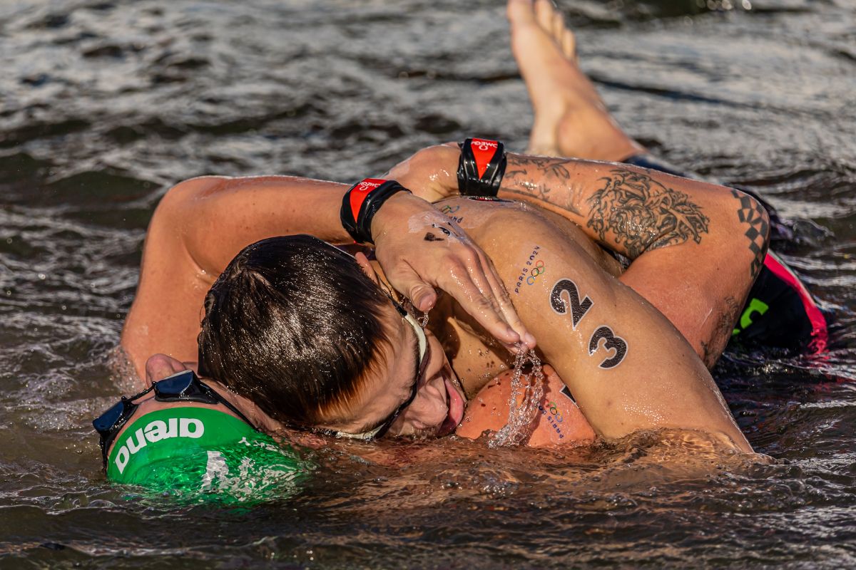 Betlehem Dávid (szemből) és Rasovszky Kristóf öröme a párizsi olimpián, miután mindketten a dobogón végeztek