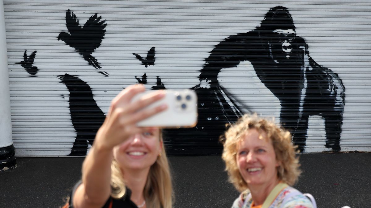 Újabb Banksy-kép tűnt fel Londonban + videó