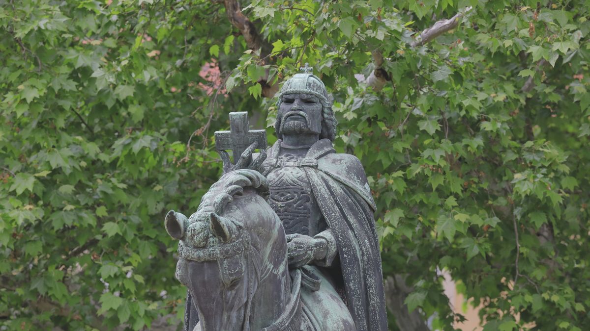 A szent király visszatér