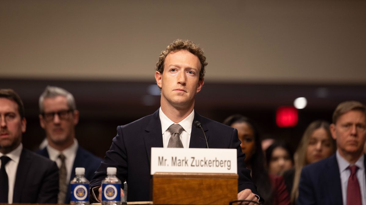 Elismerte a Facebook, hogy szándékosan félrevezette az embereket