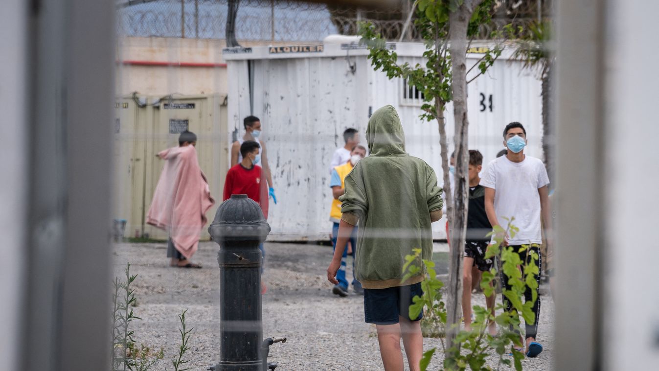 Rengeteg migráns érkezik Spanyolországba Afrikából