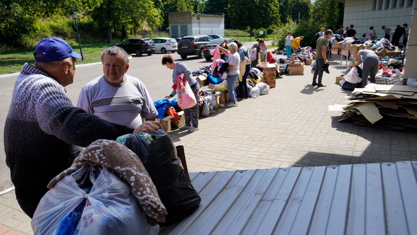 Polgárok humanitárius segélyre várnak, miközben az orosz–ukrán háború folytatódik a kurszki térségben 