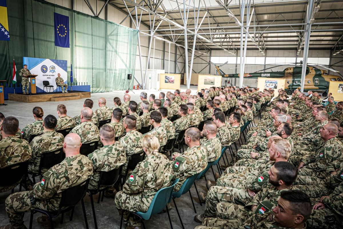 Missziós körúton a Honvéd Vezérkar főnöke