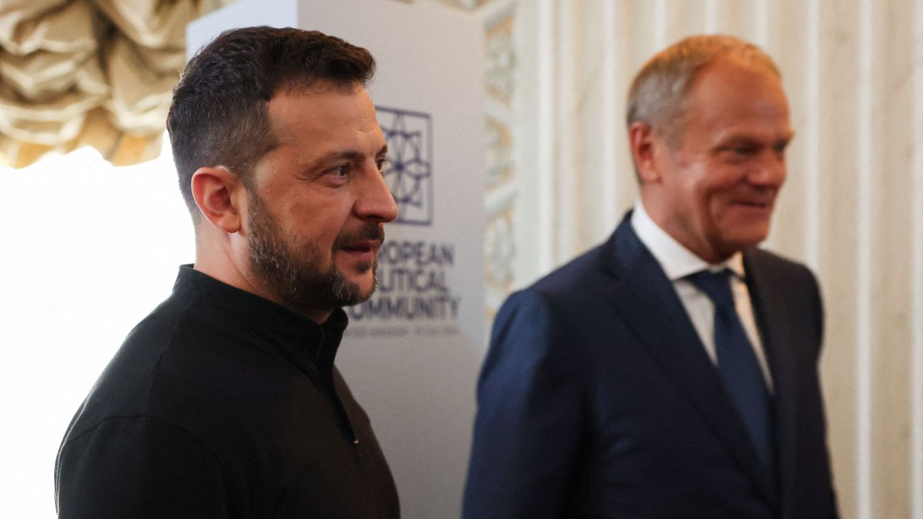 Ukraine’s President Volodymyr Zelensky stands with Poland's Prime Minister Donald Tusk during a reception for European Leaders, as part of the European Political Community meeting, at Blenheim Palace in Woodstock, southern England, on July 18, 2024. (Photo by Hollie Adams / POOL / AFP)