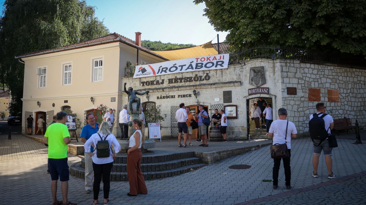 Ötvenkettedik alkalommal rendezték meg a tokaji írótábort