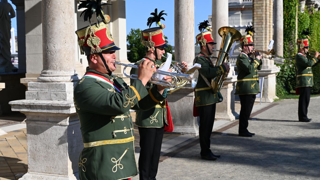 Zenélő Budapest