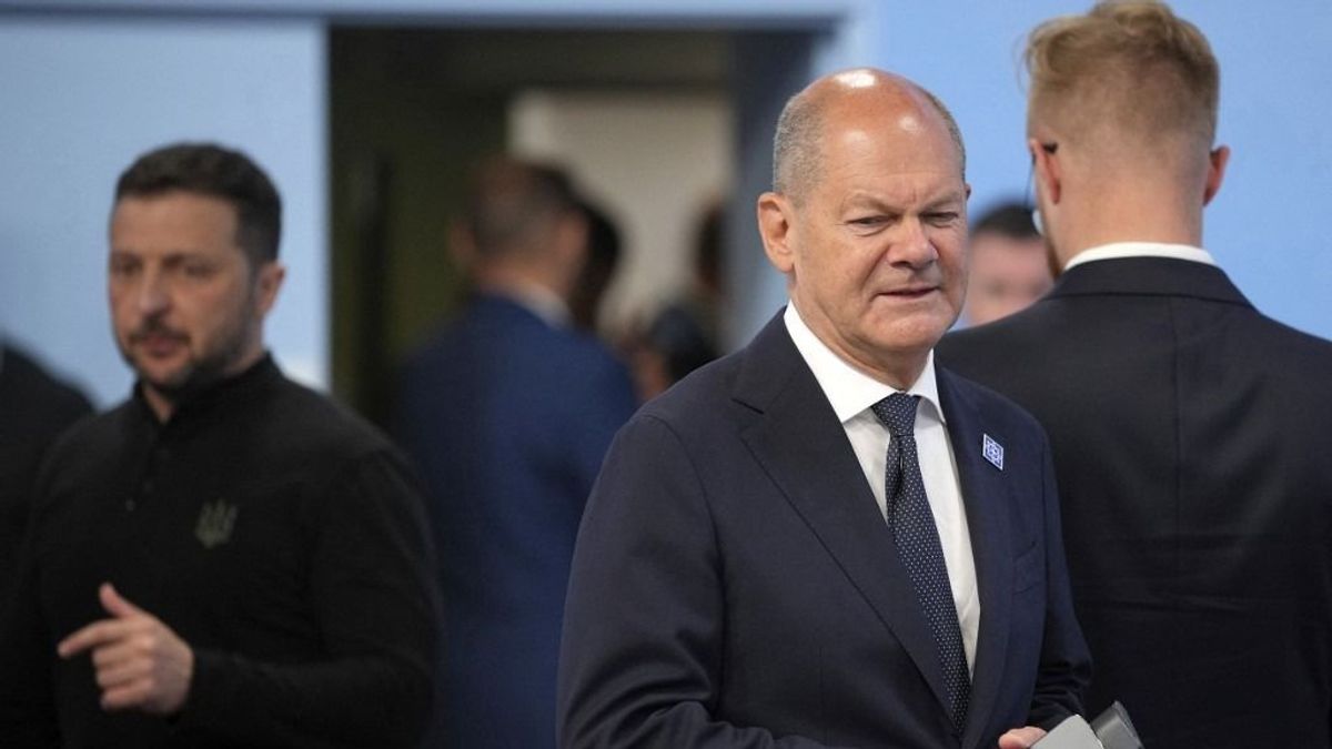 Egyre nehezebb helyzetben Volodimir Zelenszkij