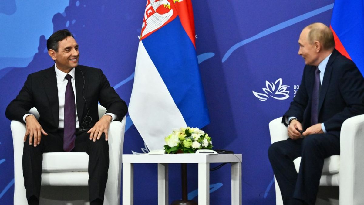 A szerb elnöknek üzent Putyin