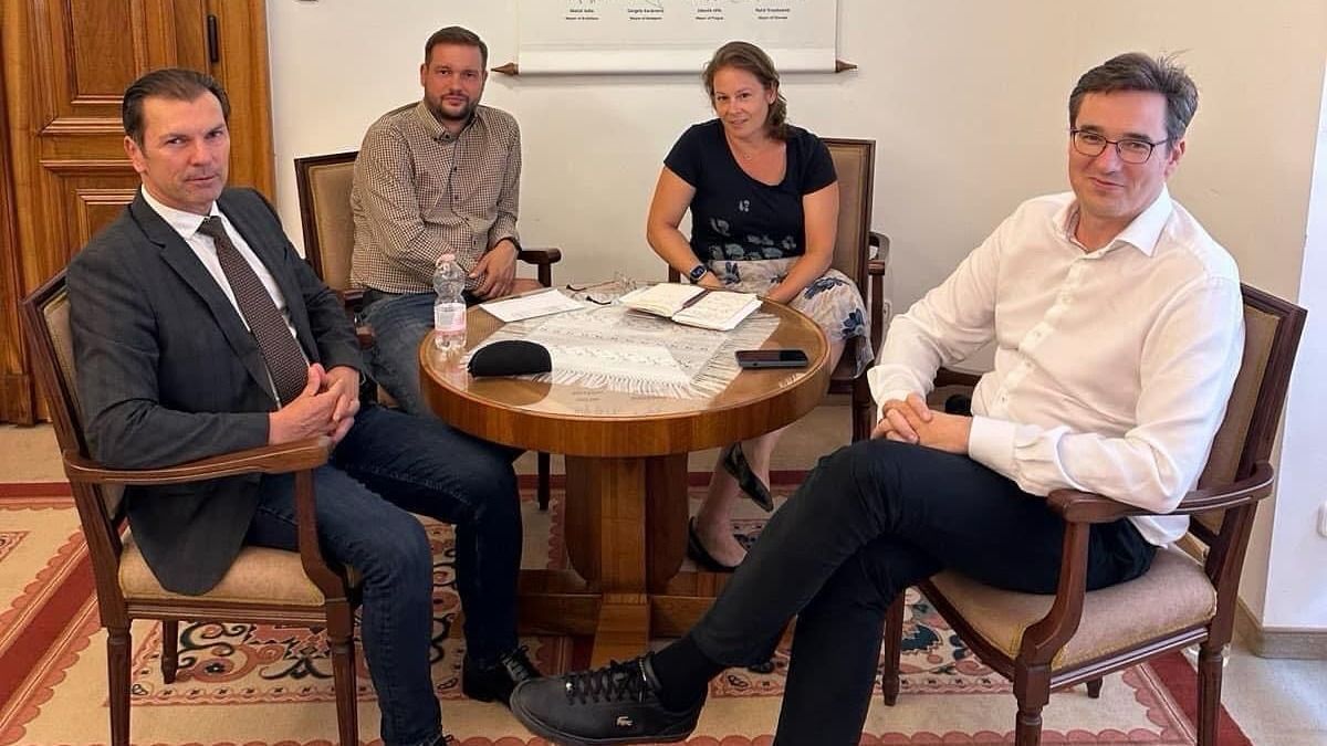 Vitézy szerint Karácsony mégis a régi bukott embereit akarja a fővárosi cégek élén megtartani