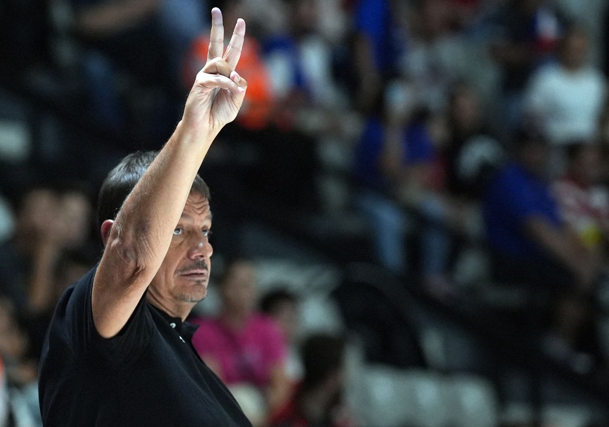 Turkiye v Philippine - Friendly Match
ISTANBUL, TURKIYE - JUNE 27: Head coach of Turkiye Ergin Ataman gives tactics during the preparation match for the FIBA 2025 EuroBasket Qualifiers between Turkiye and Philippines in Istanbul, Turkiye on June 27, 2024. Esra Bilgin / Anadolu (Photo by Esra Bilgin / ANADOLU / Anadolu via AFP) Törökország kosárlabda szövetségi kapitány magyar válogatott Galatasaray Fenerbahce Sallai Roland