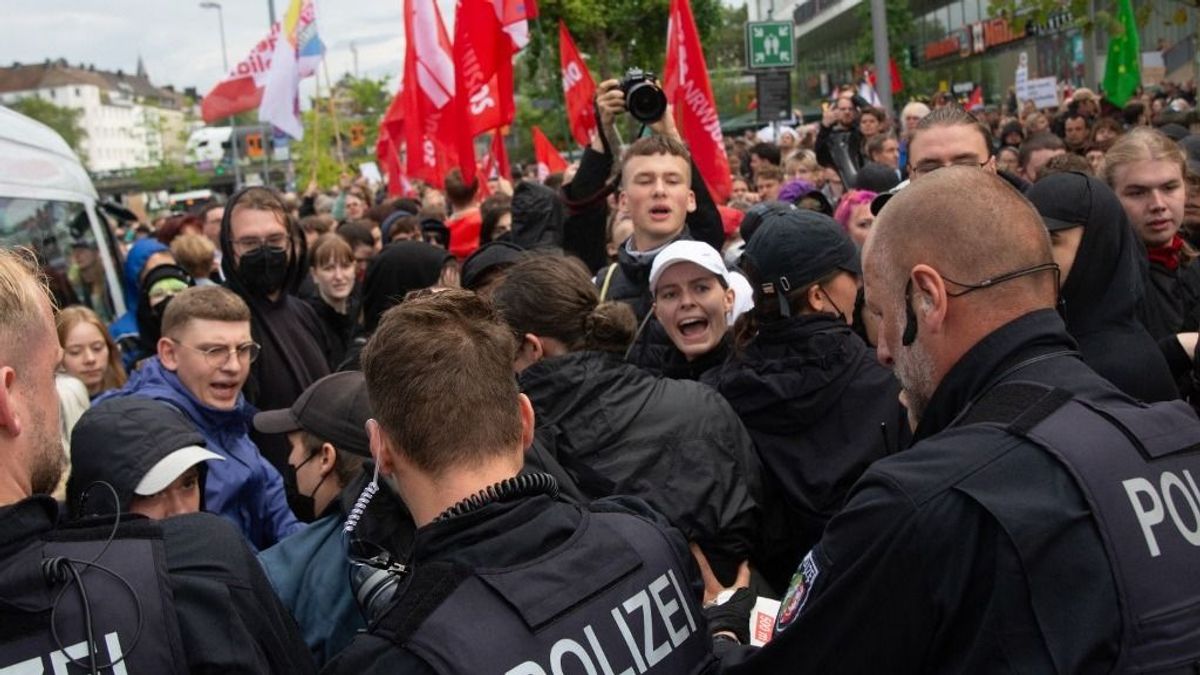 Elmegyógyintézetbe küldené a Die Welt a német közmédiát azért, amit az AfD-vel művel