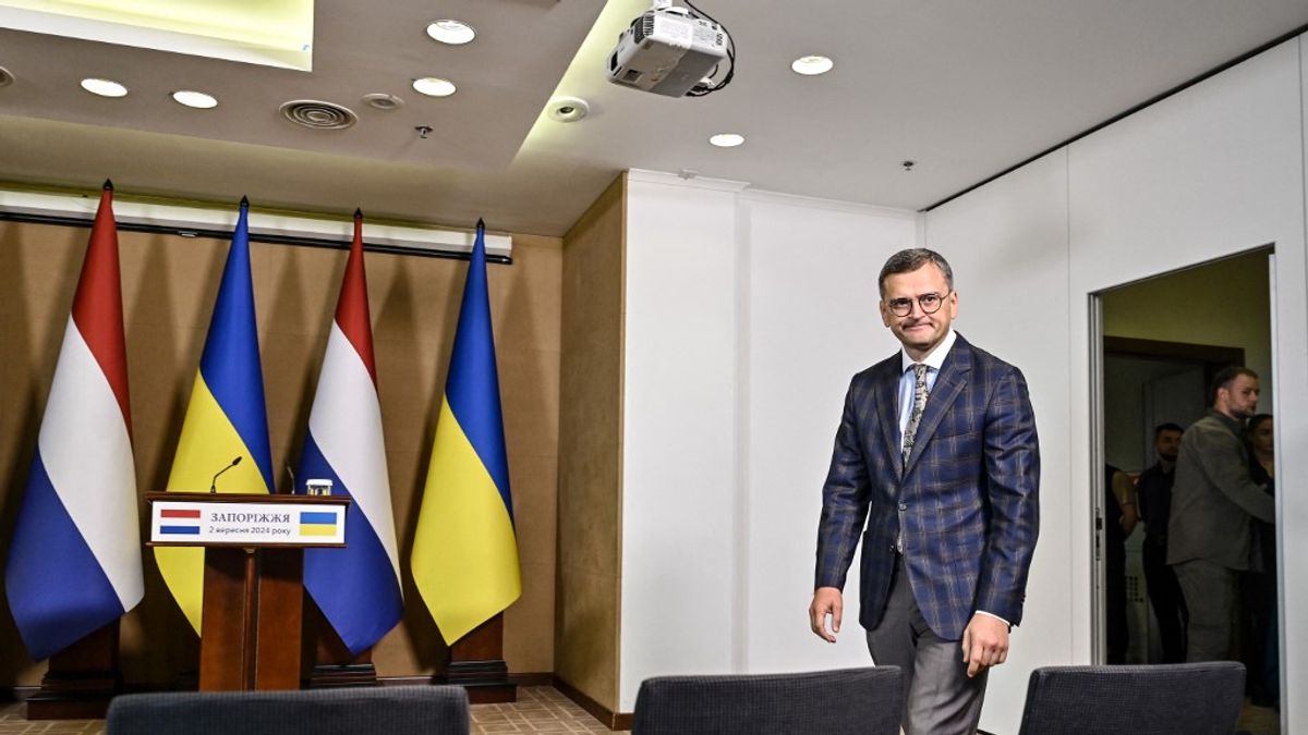 Itt a bejelentés, lemondott az ukrán külügyminiszter is