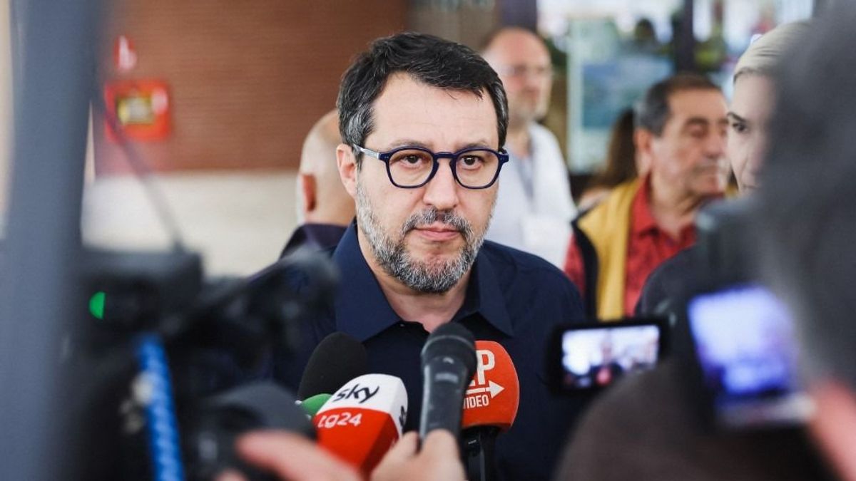 Matteo Salvini konkrét békejavaslatot sürgetett az ukrán elnöktől