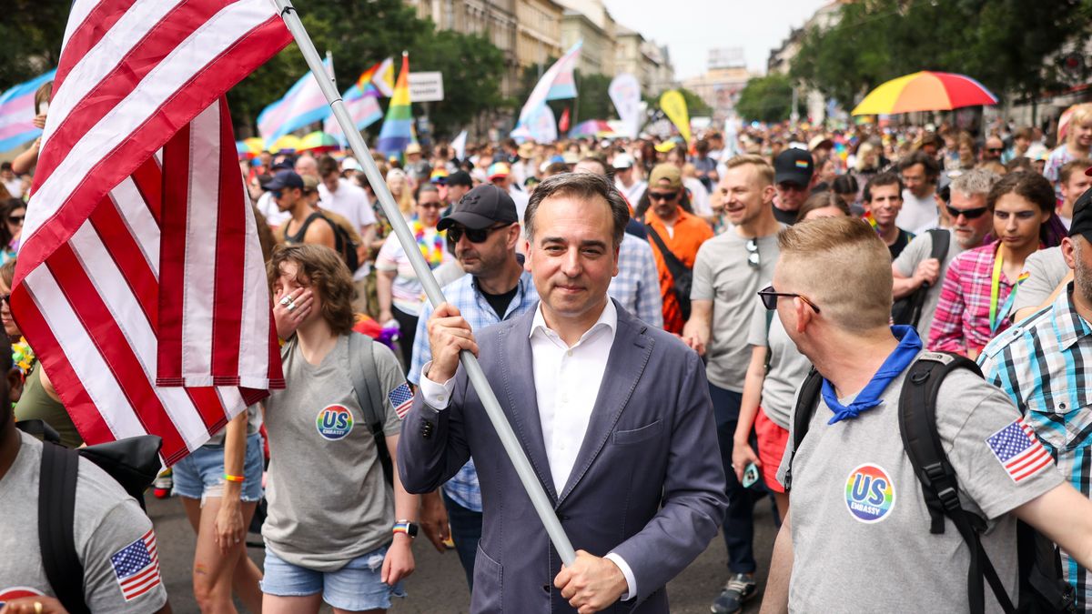 Pressman, go home!  (David Pressman nagykövet eltakarodásának fölöttébb szükséges voltáról)