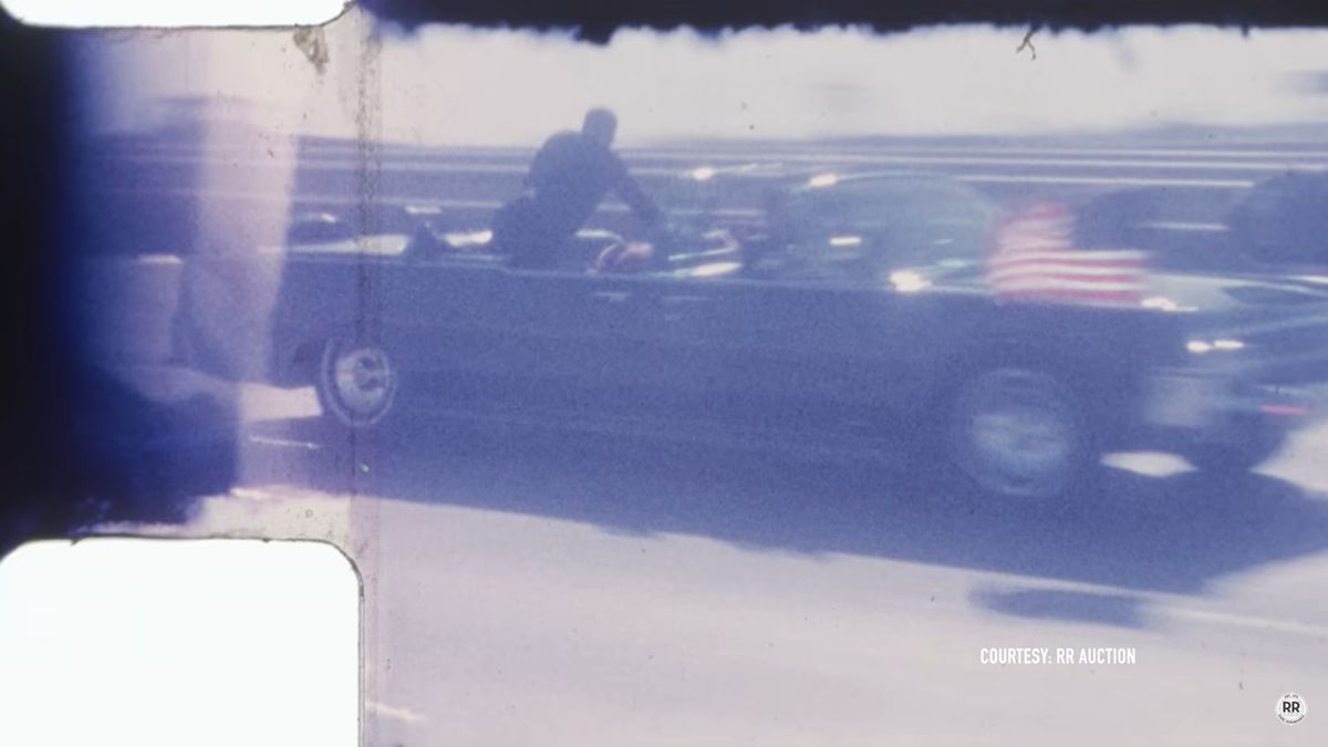 Szenzációs bizonyítékot árvereztek el, ami John F. Kennedy elnök járműkonvoját örökítette meg a gyilkos lövés után