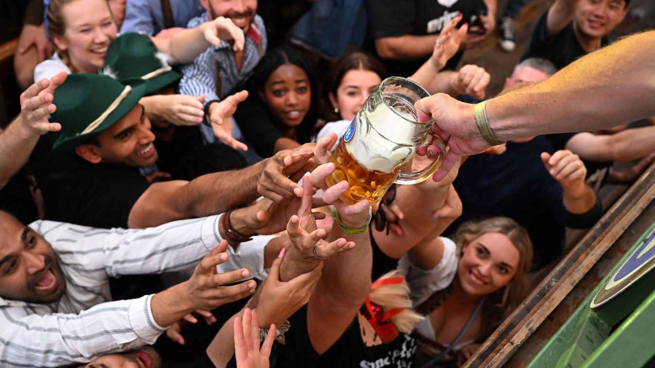 Start of the 189th Munich Oktoberfest
Lugas