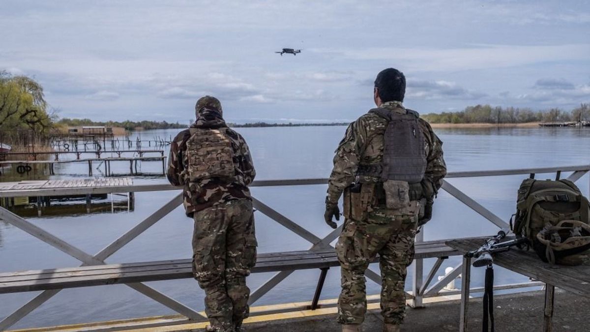 Új hazai gyártású bombázódrónt mutatott be Kijev + videó