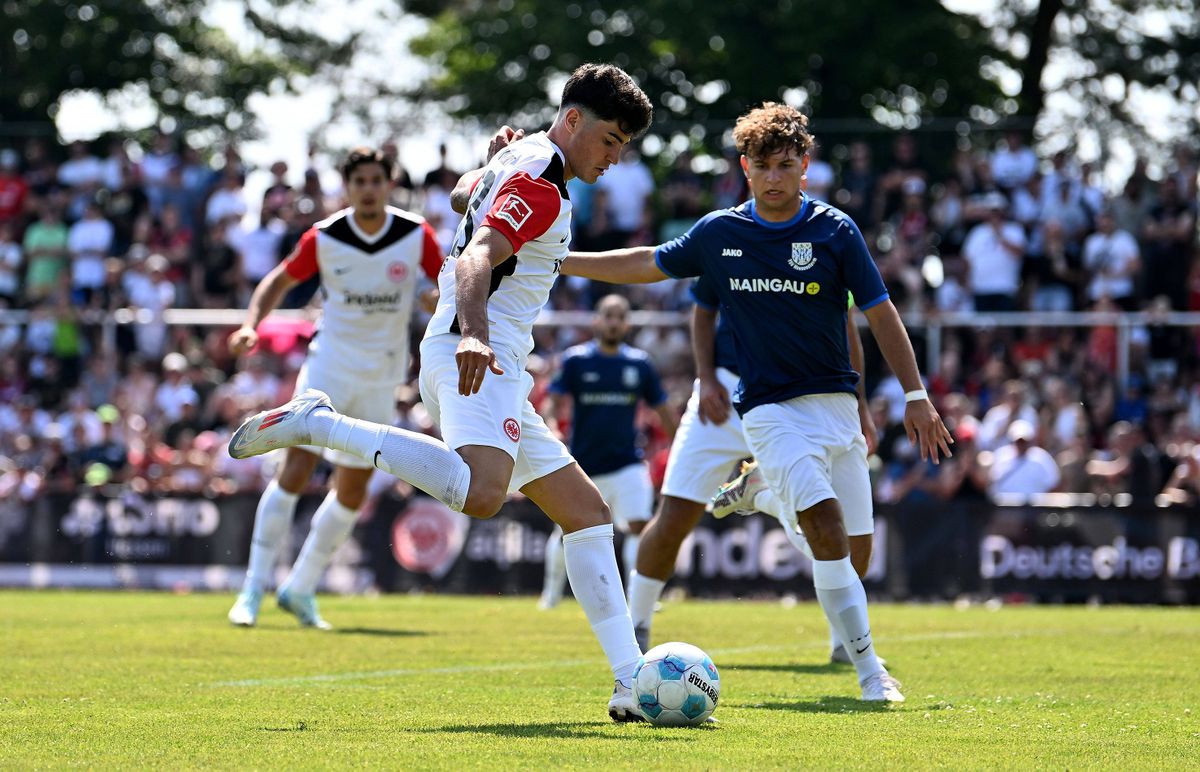 Heusenstamm - Eintracht Frankfurt emspor, v.l. Lisztes Krisztián Bundesliga negyedosztály Dárdai Orbán 