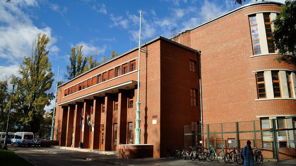 Árvízinfó: kritikus helyzetben a Hajós Alfréd Nemzeti Sportuszoda is