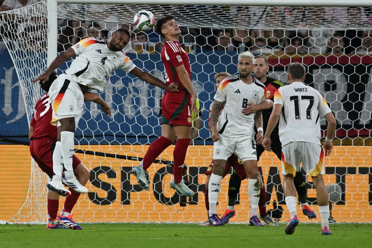 Nemzetek Ligája Németország Magyarország Düsseldorf Jonathan Tah and  Kerkez Milos Szoboszlai Dominik mentése in a header duel. Photo: Bernd Thissen/dpa (Photo by BERND THISSEN / DPA / dpa Picture-Alliance via AFP)