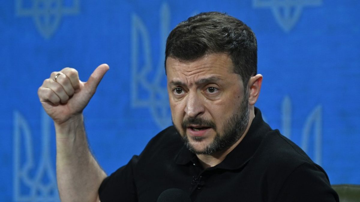 Valami készül Kijevben, sorra mondanak le a miniszterek