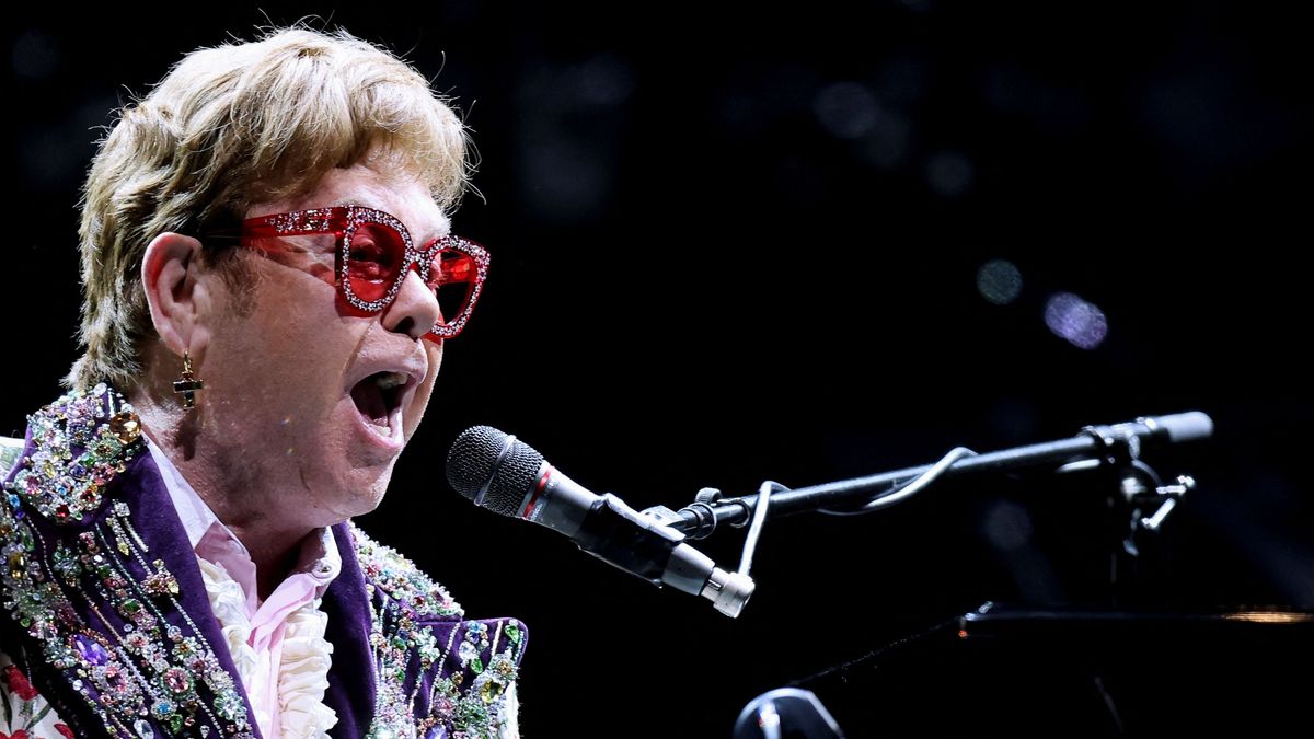 Részlegesen megvakult Elton John