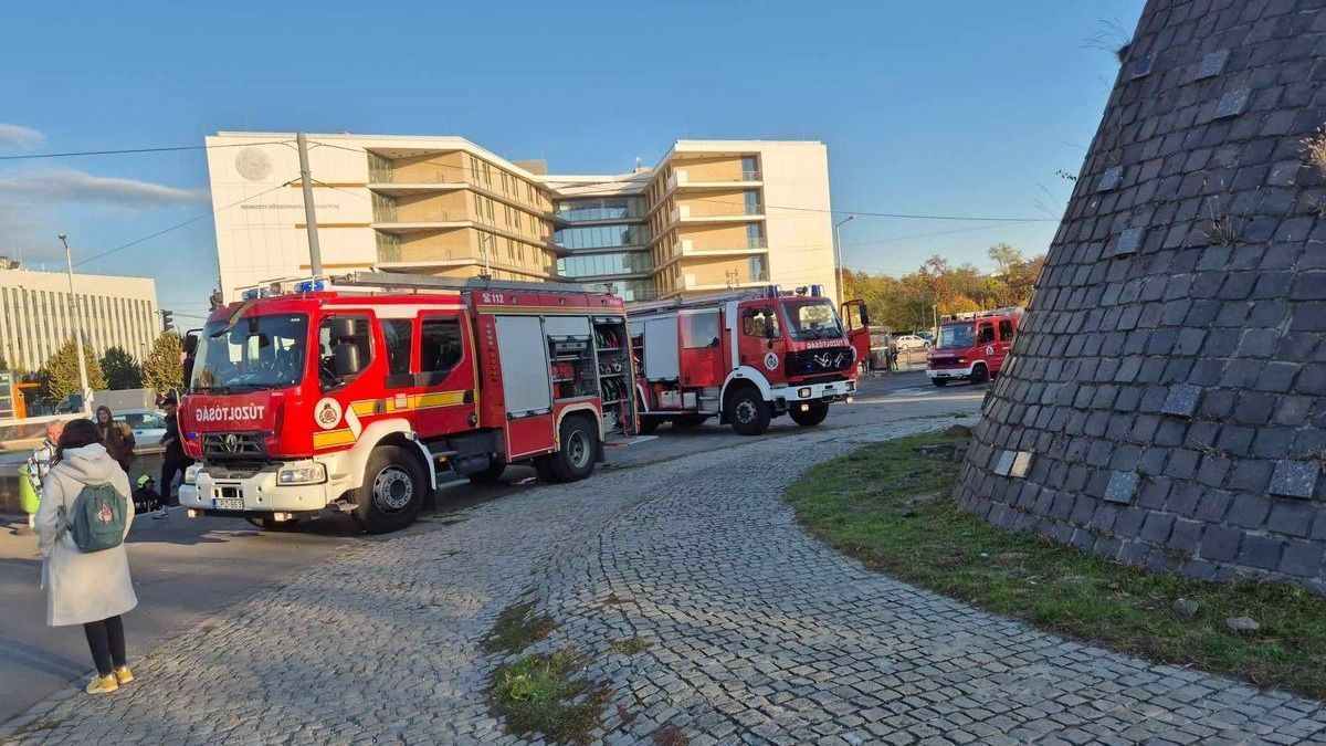 Tévesen beindult tűzjelző okozott tömegpánikot a 3-as metróban