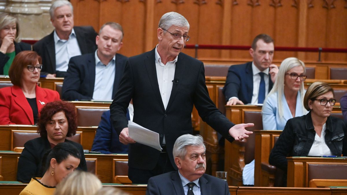 Megelőző hasba rúgás