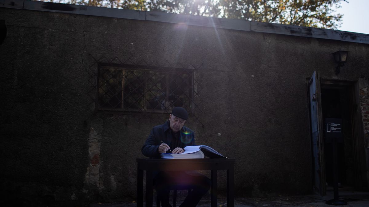 Sulyok Tamás Auschwitzban emlékezett meg a holokauszt áldozatairól + galéria