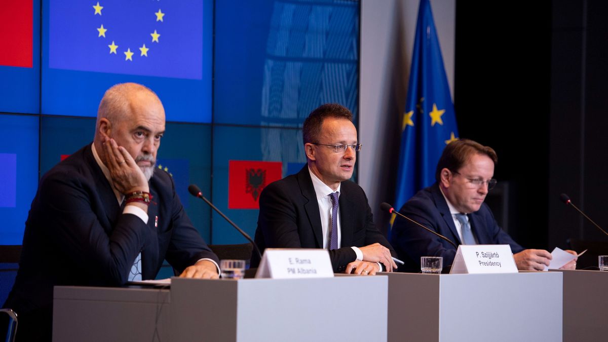 Szijjártó Péter: Az EU megnyitotta a csatlakozási tárgyalások első szakaszát Albániával