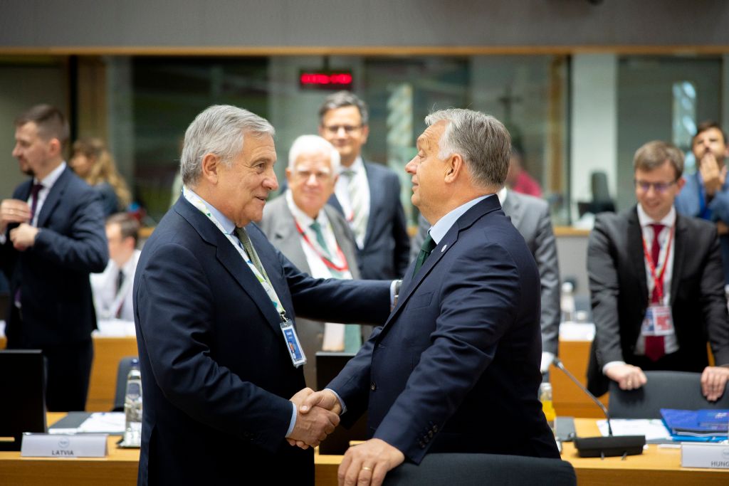 A Miniszterelnöki Sajtóiroda által közreadott képen Orbán Viktor kormányfő és Antonio Tajani olasz külügyminiszter (j-b) az Európai Unió és az Öböl-menti Együttműködési Tanács (ÖET) országainak első csúcstalálkozóján Brüsszelben 2024. október 16-án.

MTI/Miniszterelnöki Sajtóiroda/Fischer Zoltán