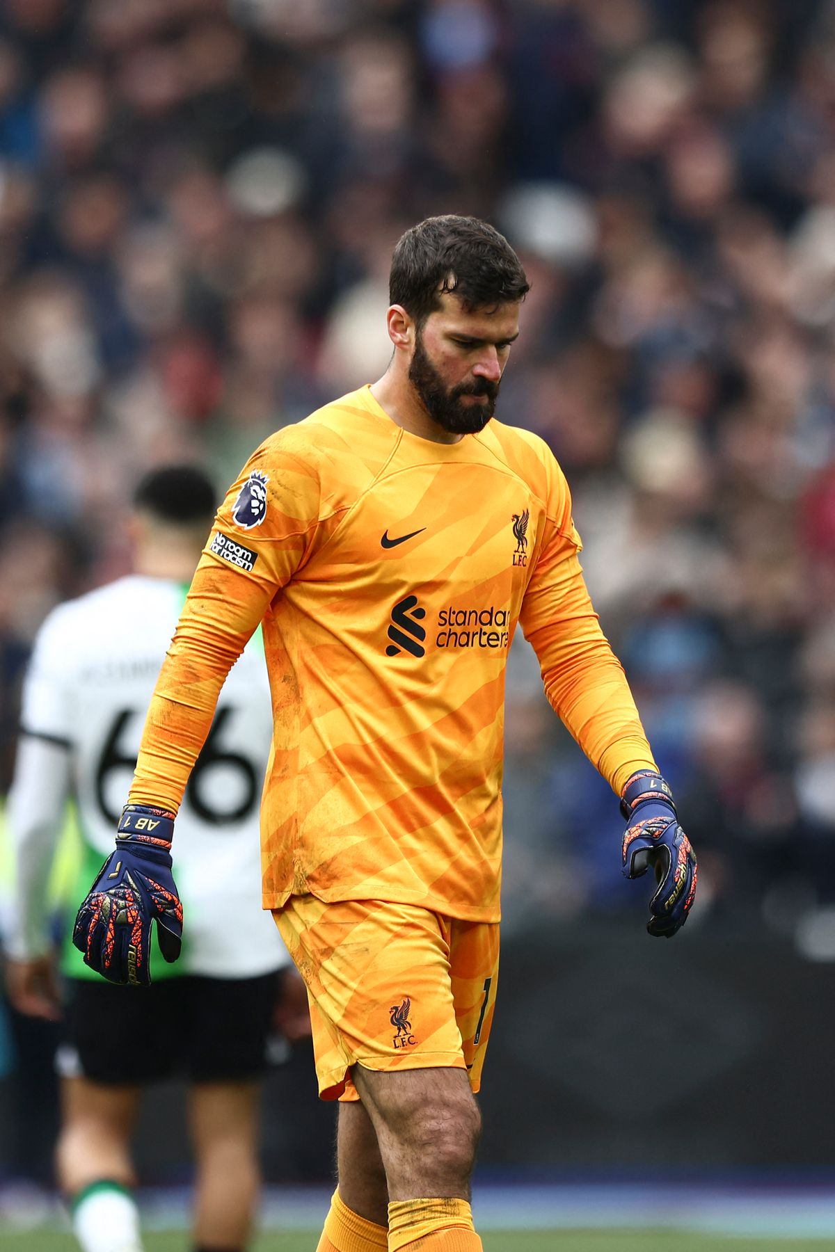 West Ham United v Liverpool FC - Premier League Slot szerint meg kell találni az okát, Alisson miért sérül meg ilyen gyakran