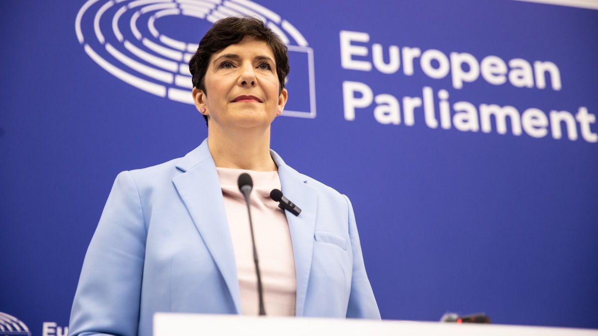 „Dobrev Klára megemlékezésnek álcázott ízléstelen poltikai akciót szervez az Európai Parlamentben”