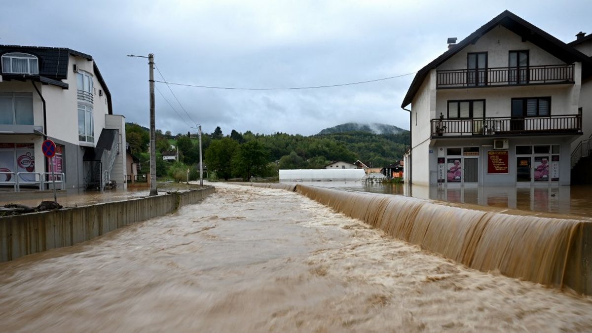 Drámai felvételeken a boszniai áradás