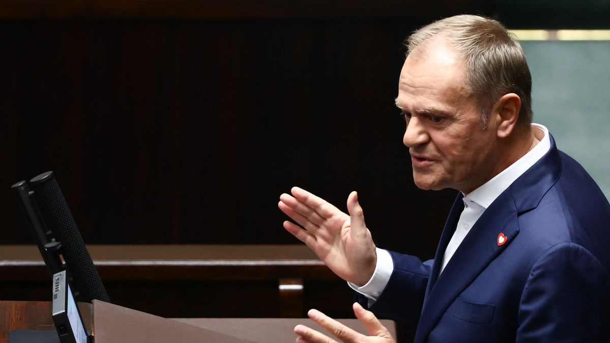 Csak látszatpolitika lehet Donald Tusk migrációs pálfordulása