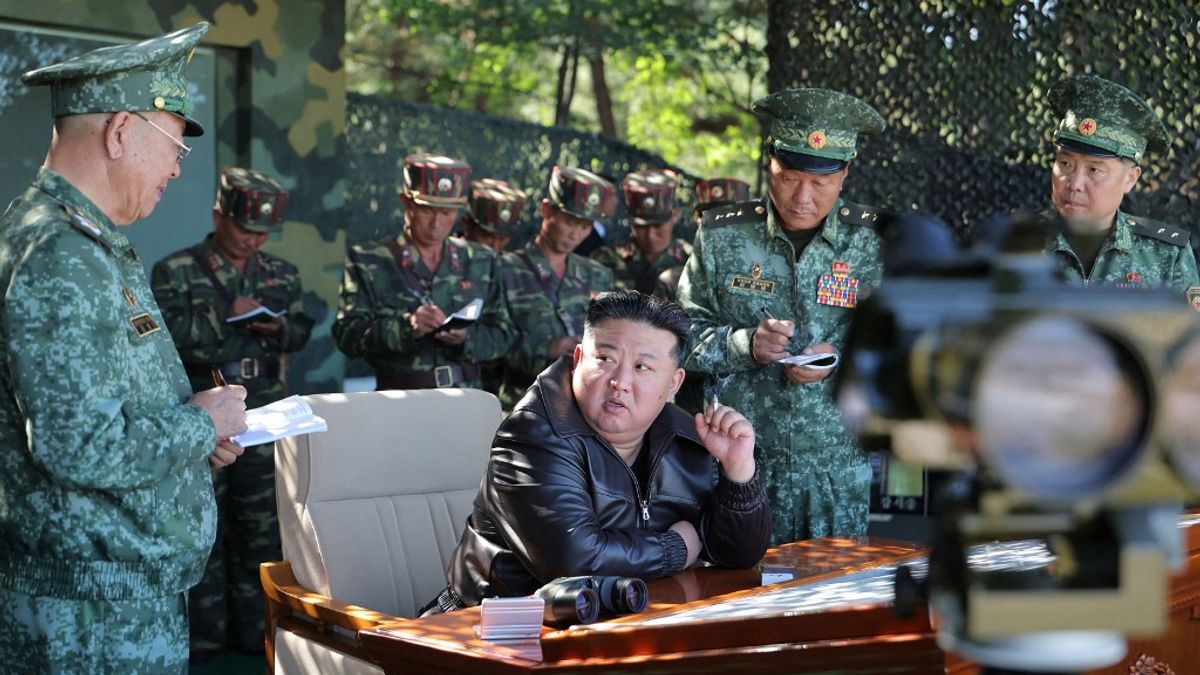 Kim Dzsong Un nem kertelt: habozás nélkül bevetné atomfegyvereit