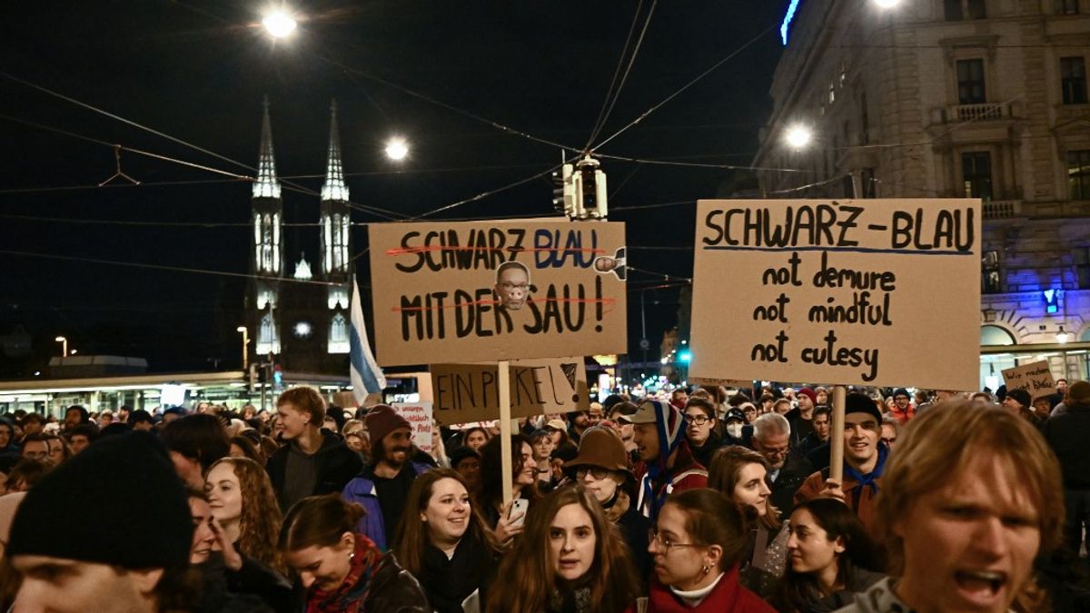 Az Osztrák Szabadságpárt ellen vonultak Bécsben. Nem tetszik a demokrácia? + videó