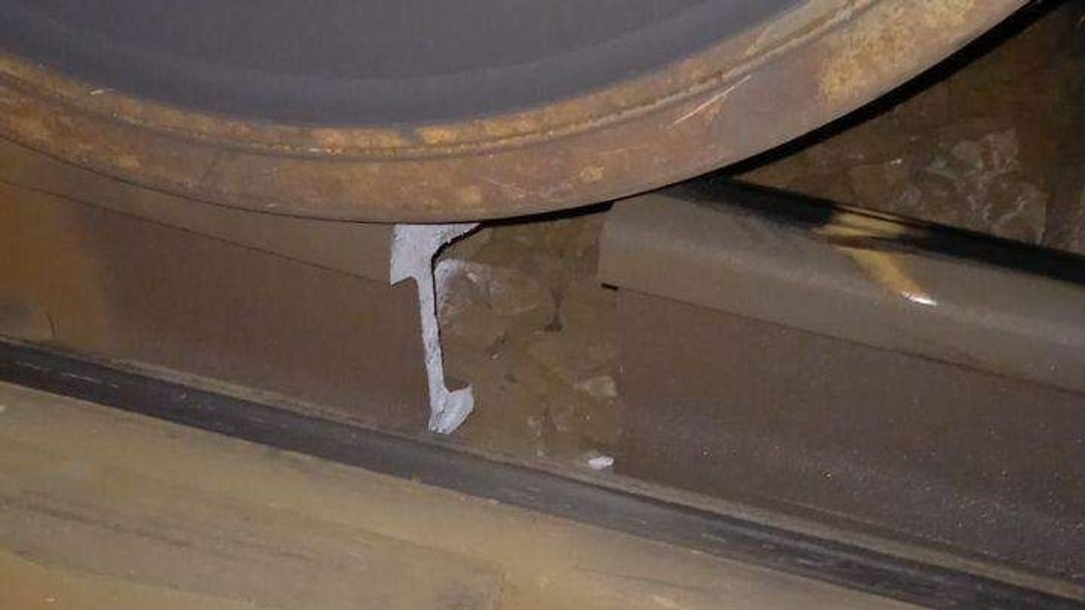 Kisiklott egy mozdony a Keleti pályaudvaron