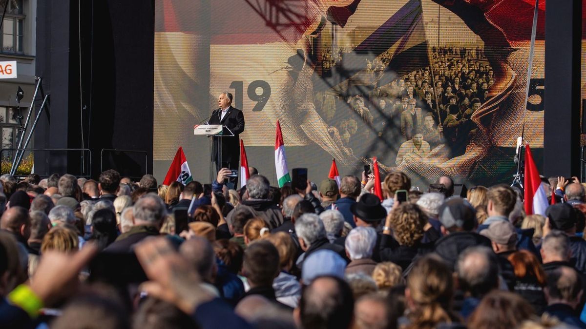 Teljesen megtelt a Millenáris, rengetegen érkeztek Orbán Viktor ünnepi beszédére + videó, fotók
