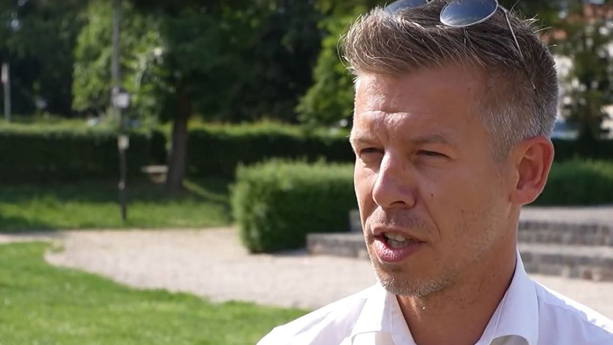 Hollik: Magyar Péternek el kellene tűnnie a közéletből + videó