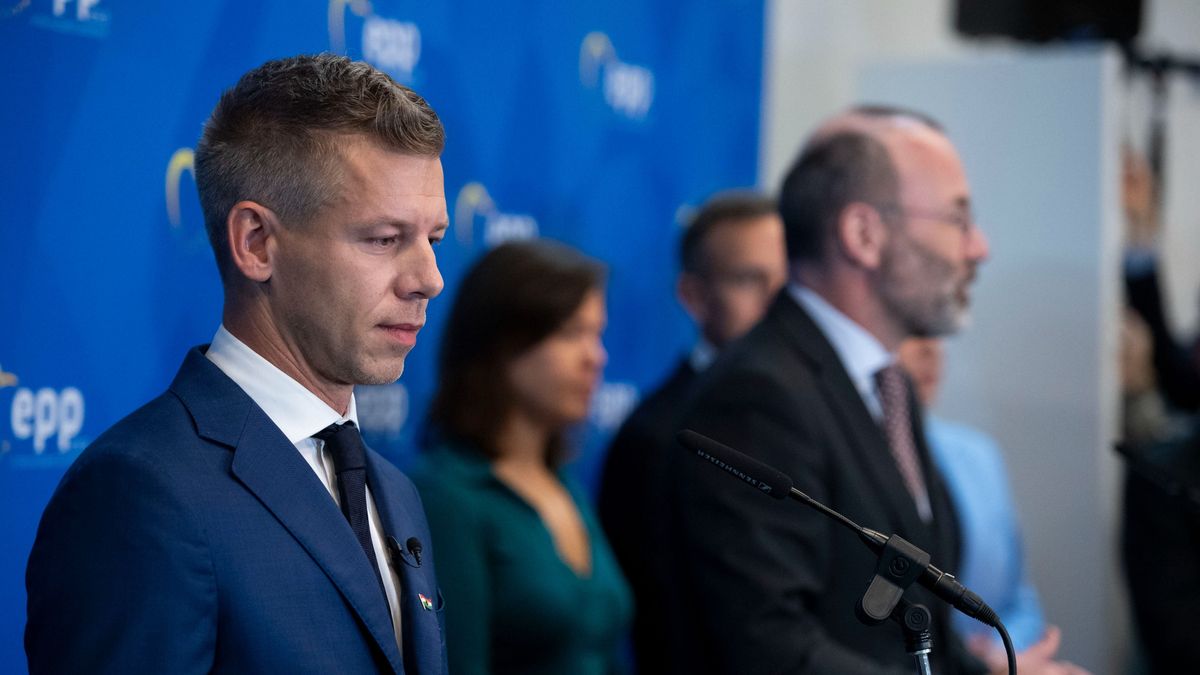 Manfred Weberék fizethetik Magyar Péter országjárását