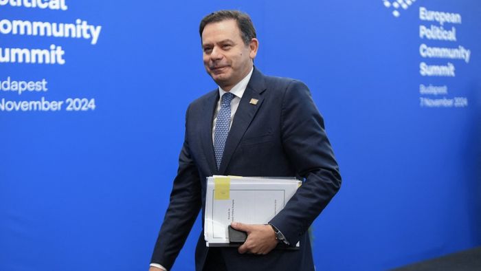 Portugal Prime Minister Luis Montenegro arrives to attend the European Political Community Summit in Budapest, on November 7, 2024. (Photo by Ferenc ISZA / AFP)