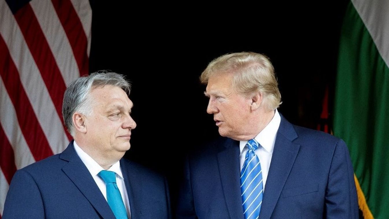 Borítókép: Donald Trump (J) és Orbán Viktor miniszterelnök (Fotó: AFP)

