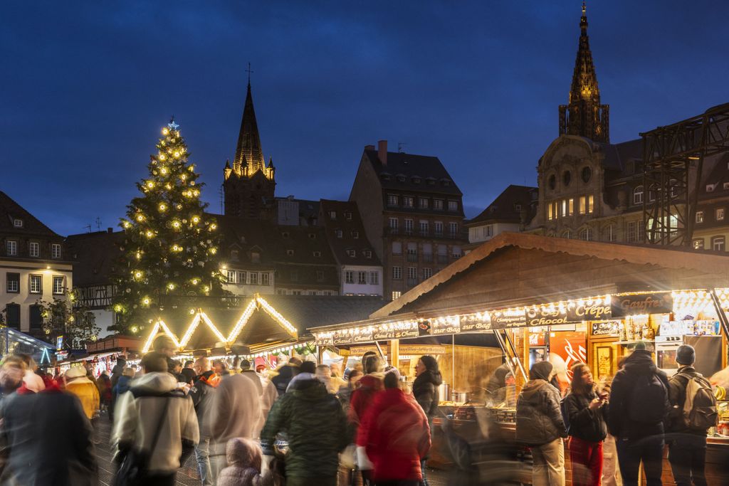 FRANCE, ALSACE, BAS-RHIN (67), STRASBOURG CHRISTMAS MARKET AND THE BIG TREE ON PLACE KLEBERFRANCE, ALSACE, BAS-RHIN (67), STRASBOURG CHRISTMAS MARKET AND THE BIG TREE ON PLACE KLEBER (Photo by Jean ISENMANN / ONLY FRANCE / Only France via AFP)