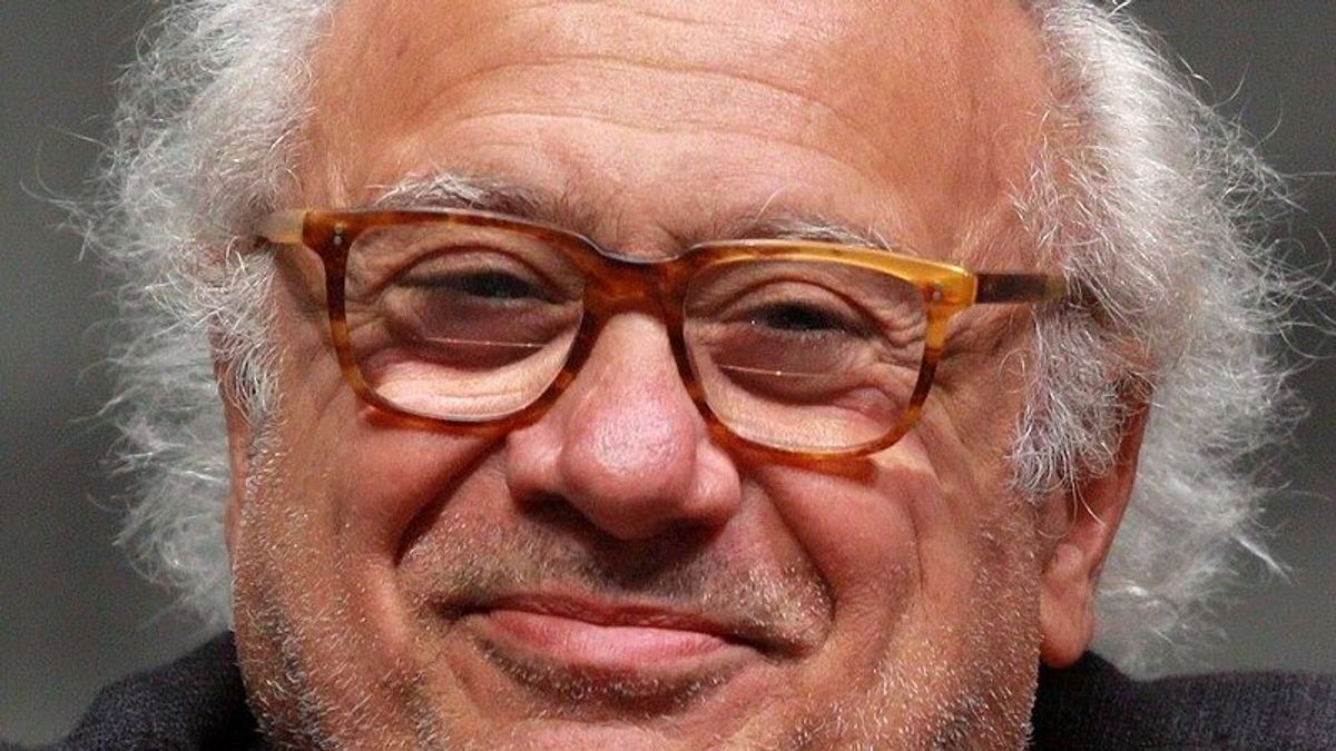 Kozmetikusból lett Hollywood egyik legnagyobb sztárja a ma nyolcvanéves „köpcös”